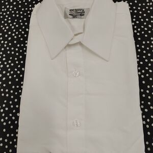 HENRY SEGAL WHITE FITTED MICROFIBER LAY DOWN COLLAR DRESS SHIRT.